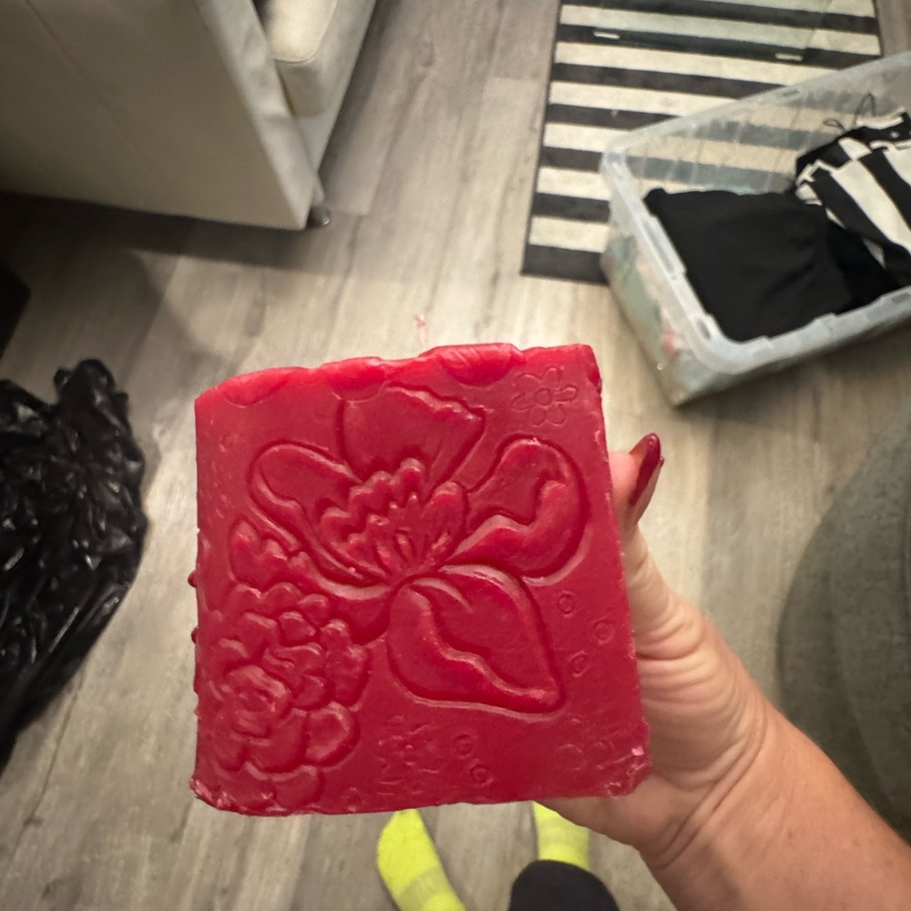 Red Heart-Shaped Candle - Picture 4 of 4